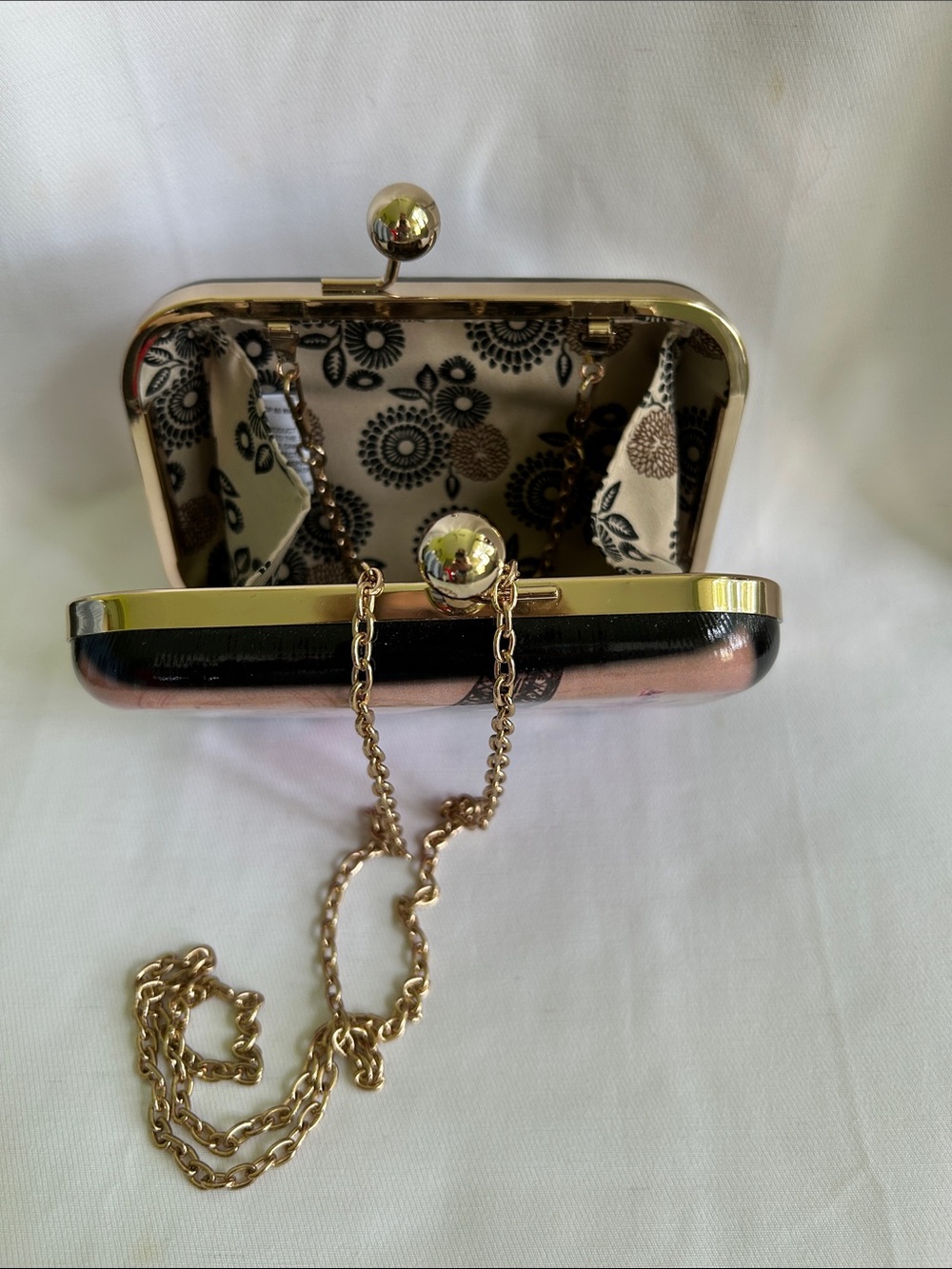 Vintage Paris France Bi-Fold Clutch
Purse with Chain Strap - Picture 2 of 12